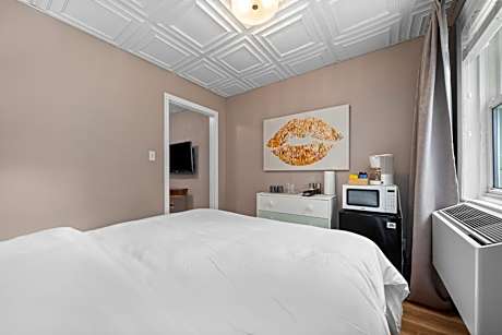 Queen Suite