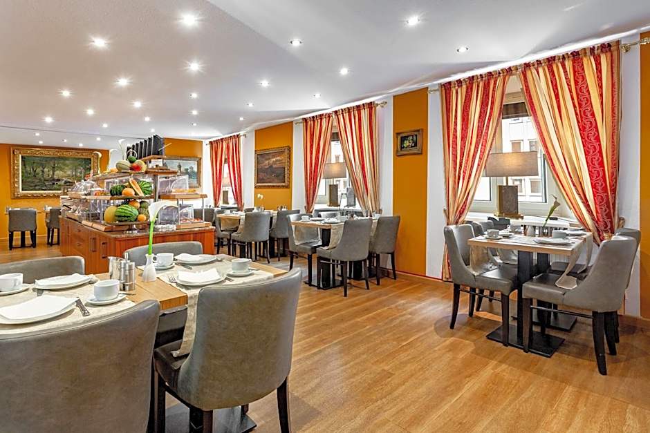 Tiptop Hotel Burgschmiet Garni