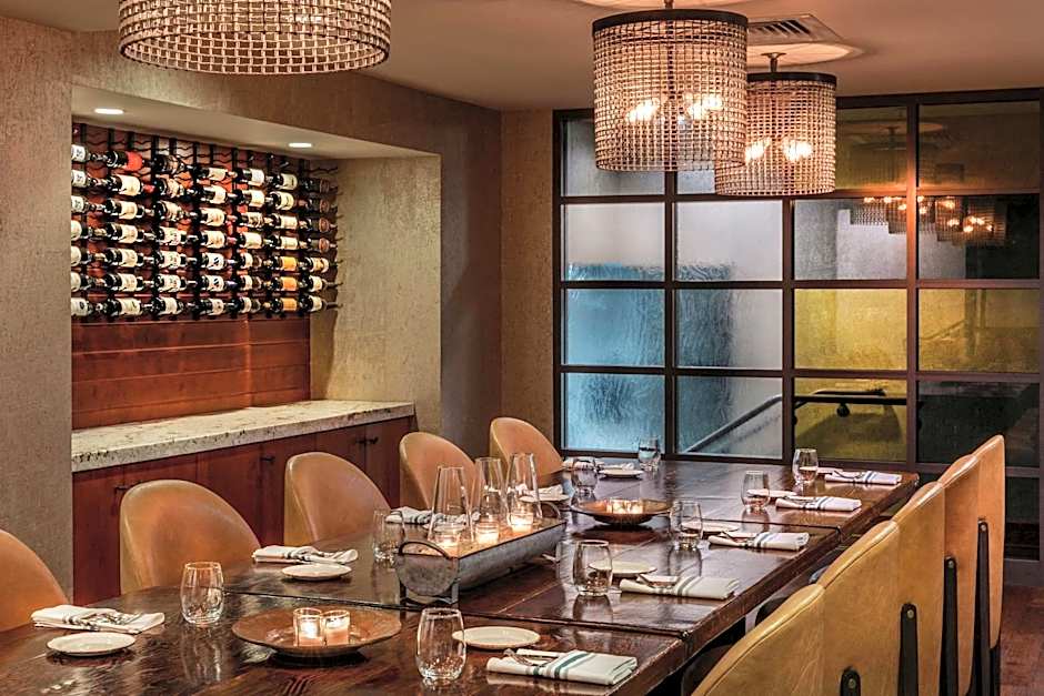 Renaissance by Marriott Allentown Hotel