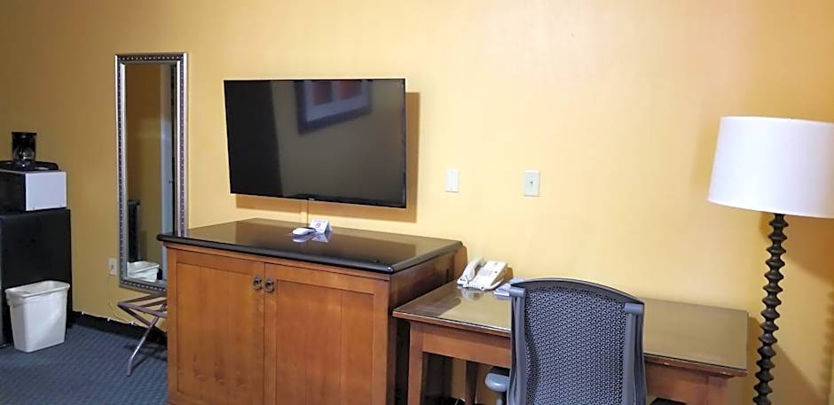 The Royal Victorian Motel