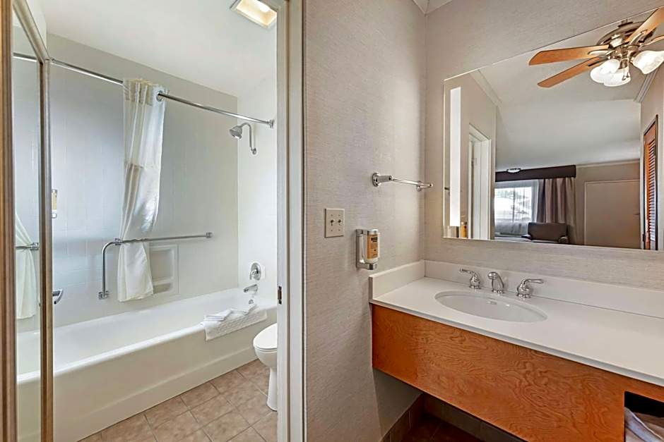 Best Western Plus Black Oak