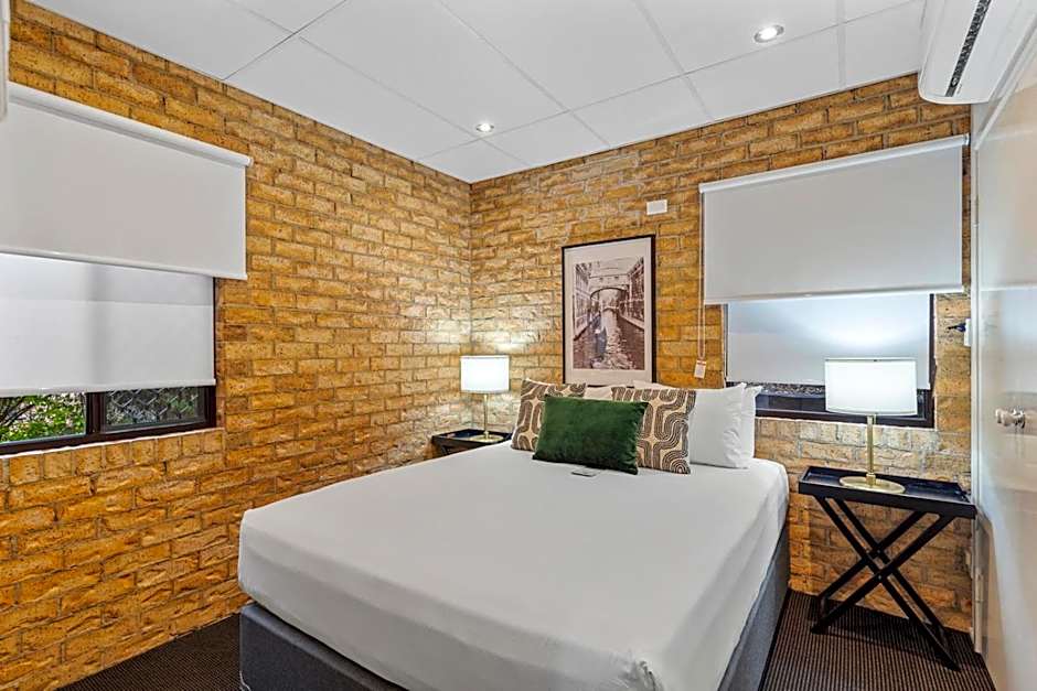 Quality Hotel Robertson Gardens