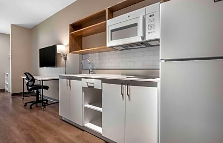 Standard Studio 2 Queen Nonsmoking