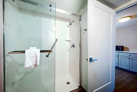 1 King Study Oceanfront Premium View Nonsmok