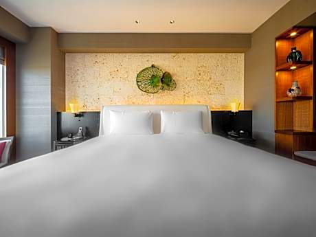 Suite King Room with Lounge  Access