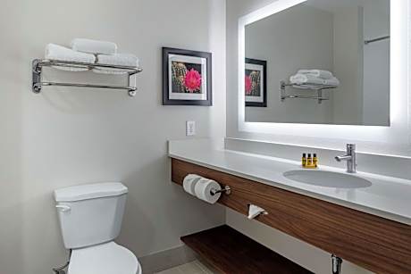 Two-Bedrooms King Suite