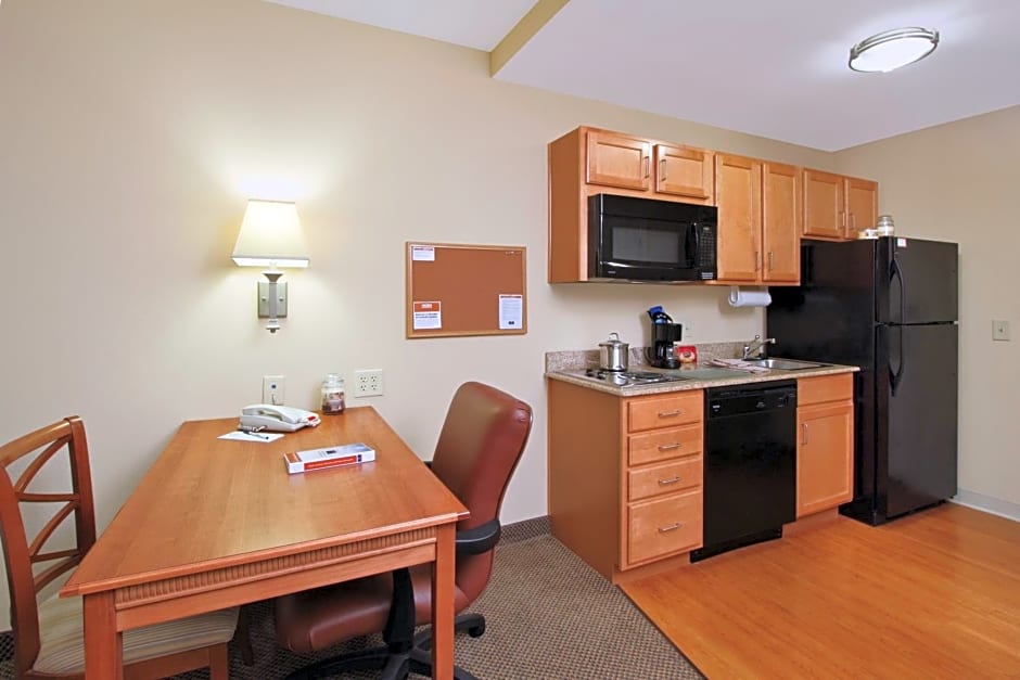 Candlewood Suites Norfolk Airport, an IHG Hotel