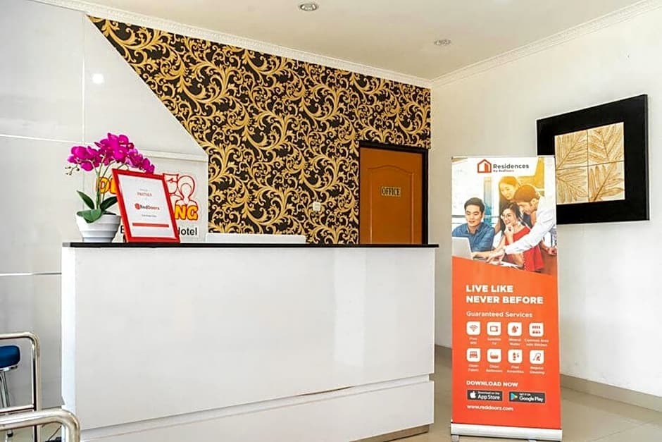 RedDoorz Plus Syariah near Java Supermall Semarang 2