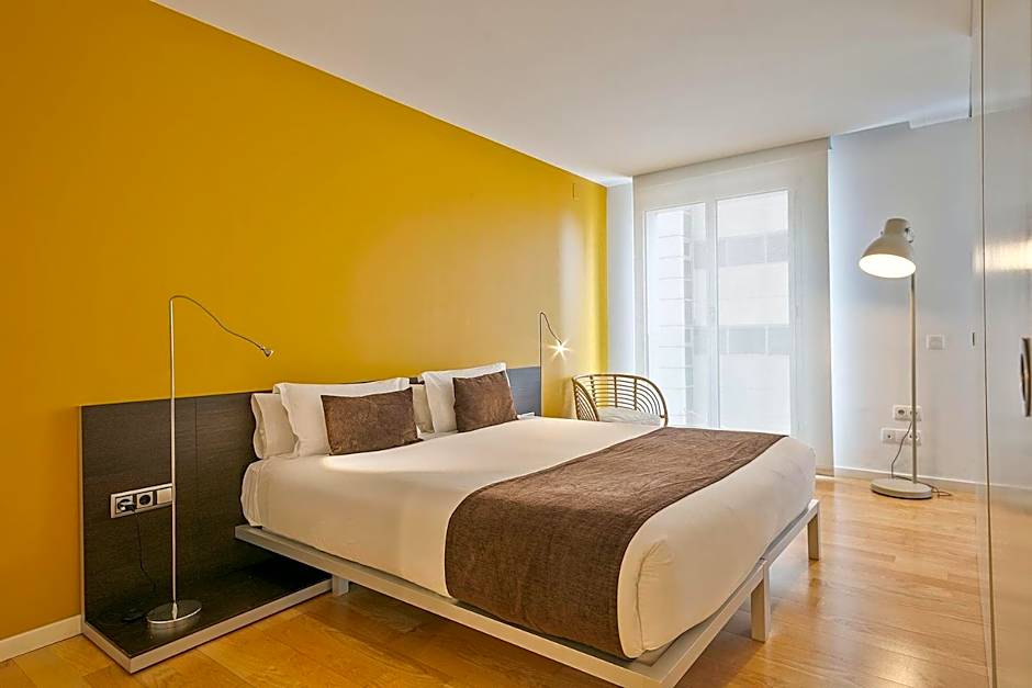 Lugaris Beach Apartments