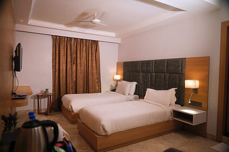 LUXUS INN DHANBAD