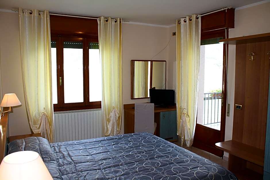 Albergo Ristorante Punta Dell'Est