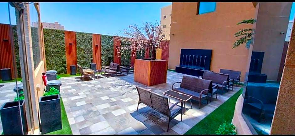 شقة فاخرة بالخبر- حي الحمراء