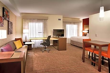 King Studio with Sofa Bed