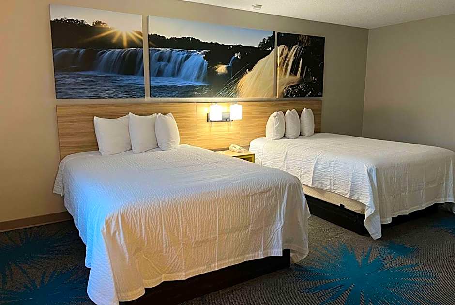 Days Inn by Wyndham Jamestown