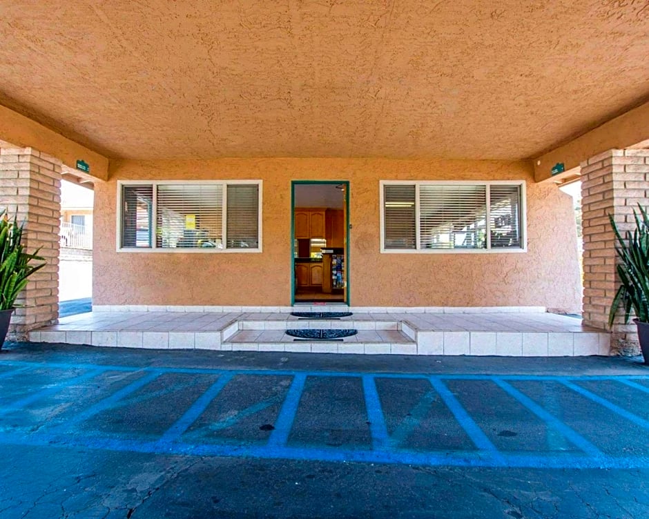 Rodeway Inn Fallbrook Downtown