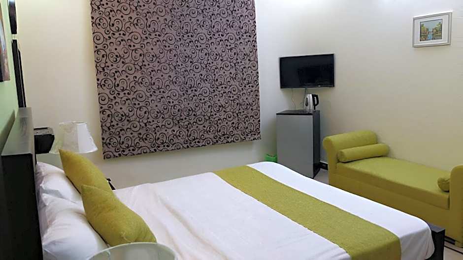 Serene Residence – Islamabad, OH