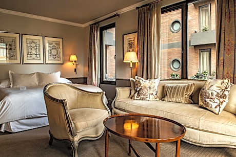 Standard Double Suite