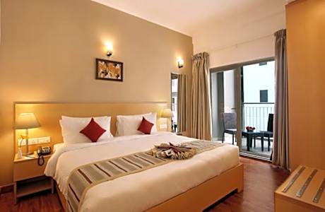 Premium Single Studio with Balcony and Kitchenette