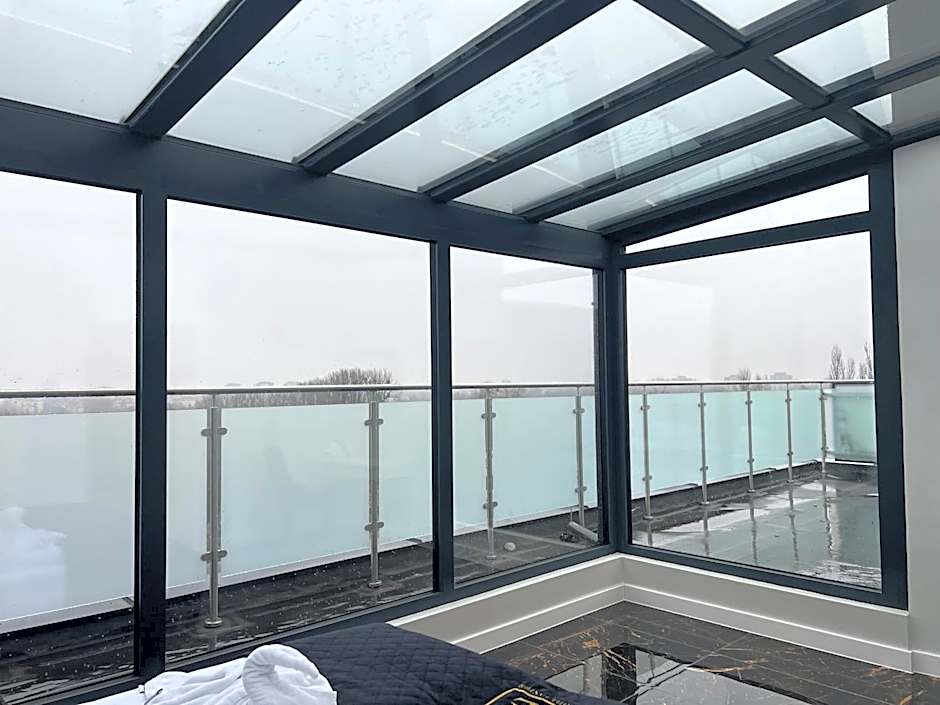 Hotel Lantier & Swimming Pool Zone