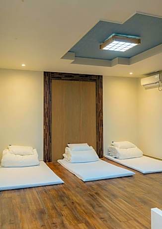 Triple Room with Private Bathroom