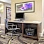 La Quinta Inn & Suites by Wyndham DFW Airport South/Irving