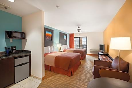 Studio Suite with Two Queen Beds - Non-Smoking (Ground Floor)