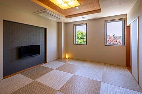 Japanese-Style Family Room with Bathroom - Non-Smoking