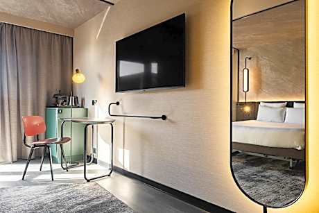 Executive Queen Room