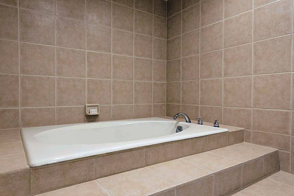 Embassy Suites by Hilton Milwaukee Brookfield