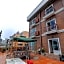 Red Balcony Hotel