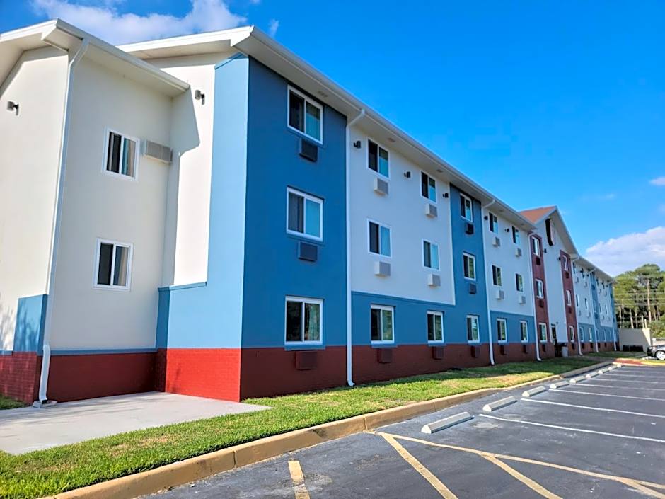 Super 8 by Wyndham Clearwater/St. Petersburg Airport