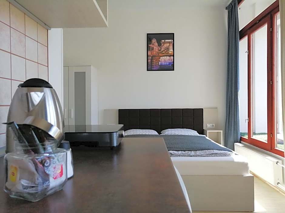 Zoom-Budapest Apartments