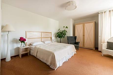 Apartment (1-2 Adults)