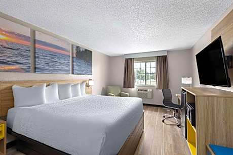 King Room - Second Floor - Non-Smoking