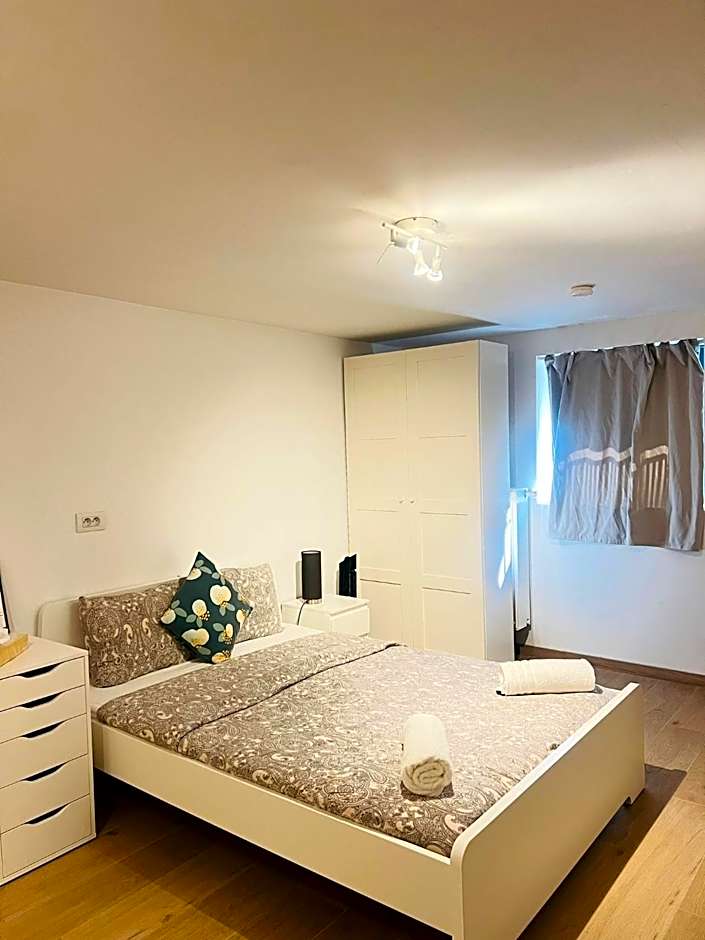 OneLuxStay near Fashion District