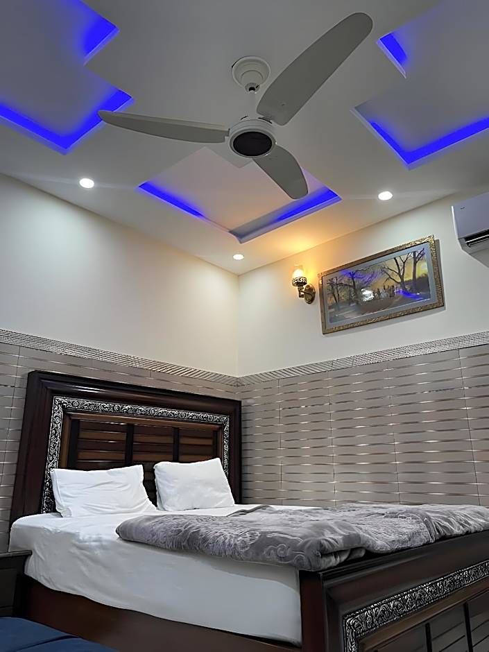 Makkah Tower Hotel – Lahore, WI