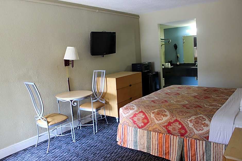 Tampa Inn Near Busch Gardens