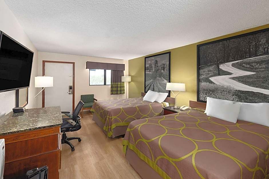 Super 8 by Wyndham Fort Mitchell Cincinnati Area