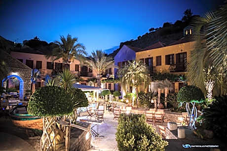 Iapetos Village