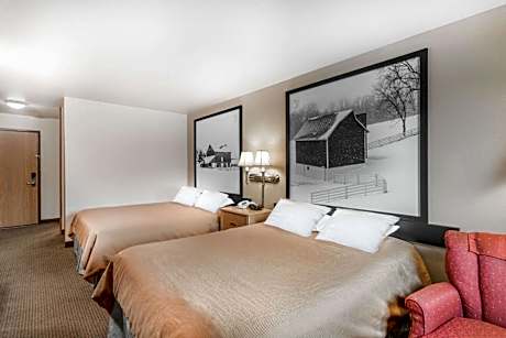 Queen Room with Two Queen Beds - Non-Smoking