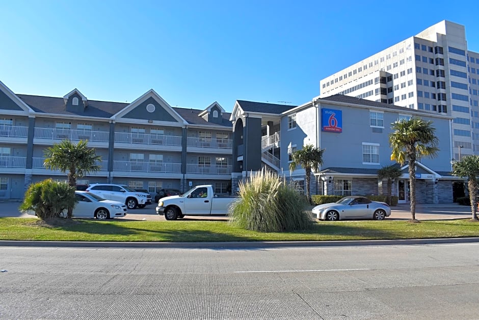 Studio 6 Dallas, TX - North - Richardson