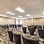 La Quinta Inn & Suites by Wyndham Cincinnati Sharonville