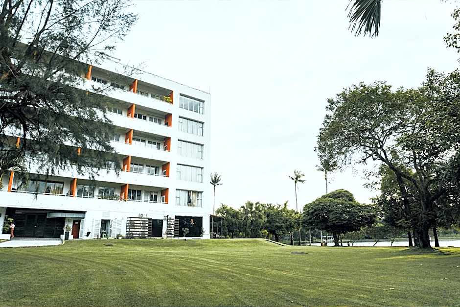 Inya Lake Hotel