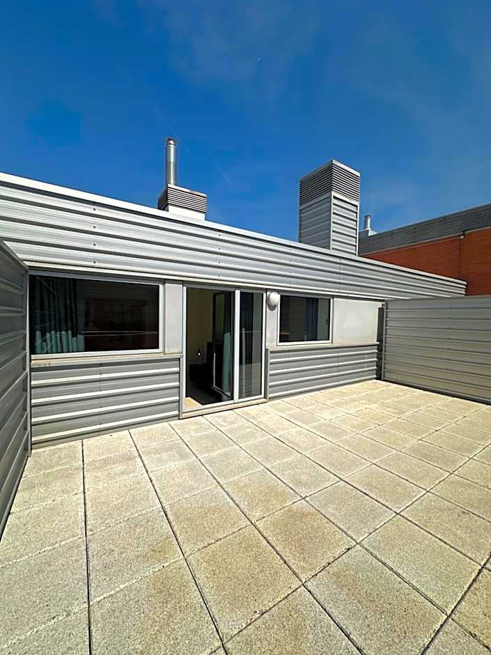 AT home Avenida del Ejercito