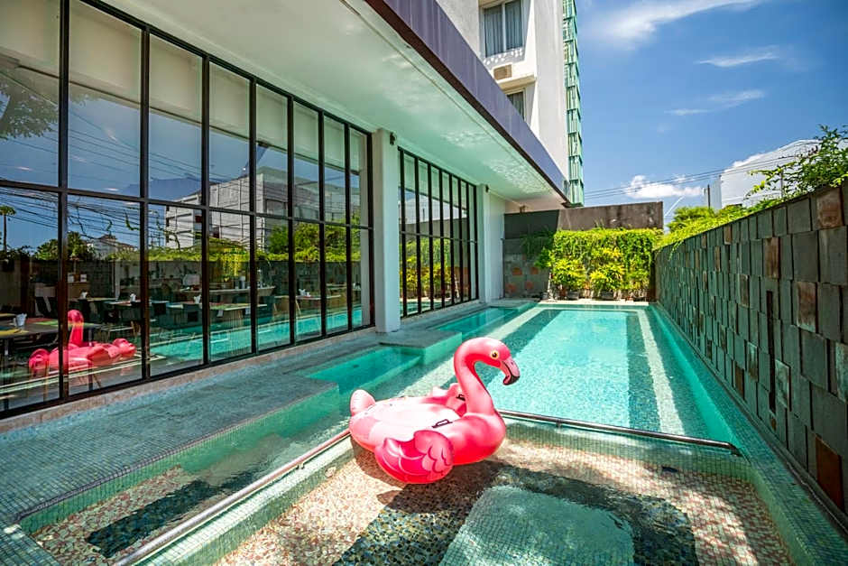 Grand Livio Kuta Hotel