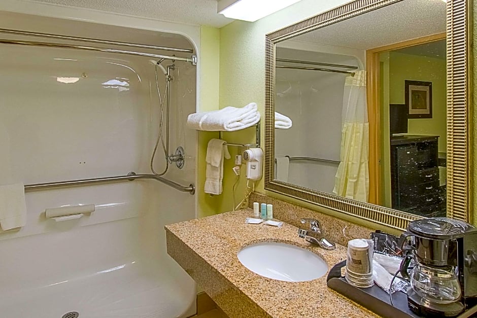 Clarion Inn Columbia Airport