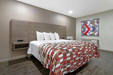 Deluxe King Room Non-Smoking