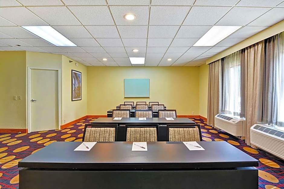 Hampton Inn By Hilton Cincinnati/Airport South