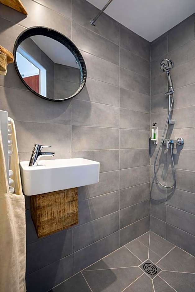 Hôtel Almanarre Plage - Hôtel Eco-Responsable face à la mer