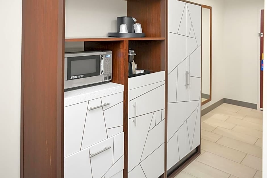 Four Points by Sheraton Fayetteville Fort Bragg